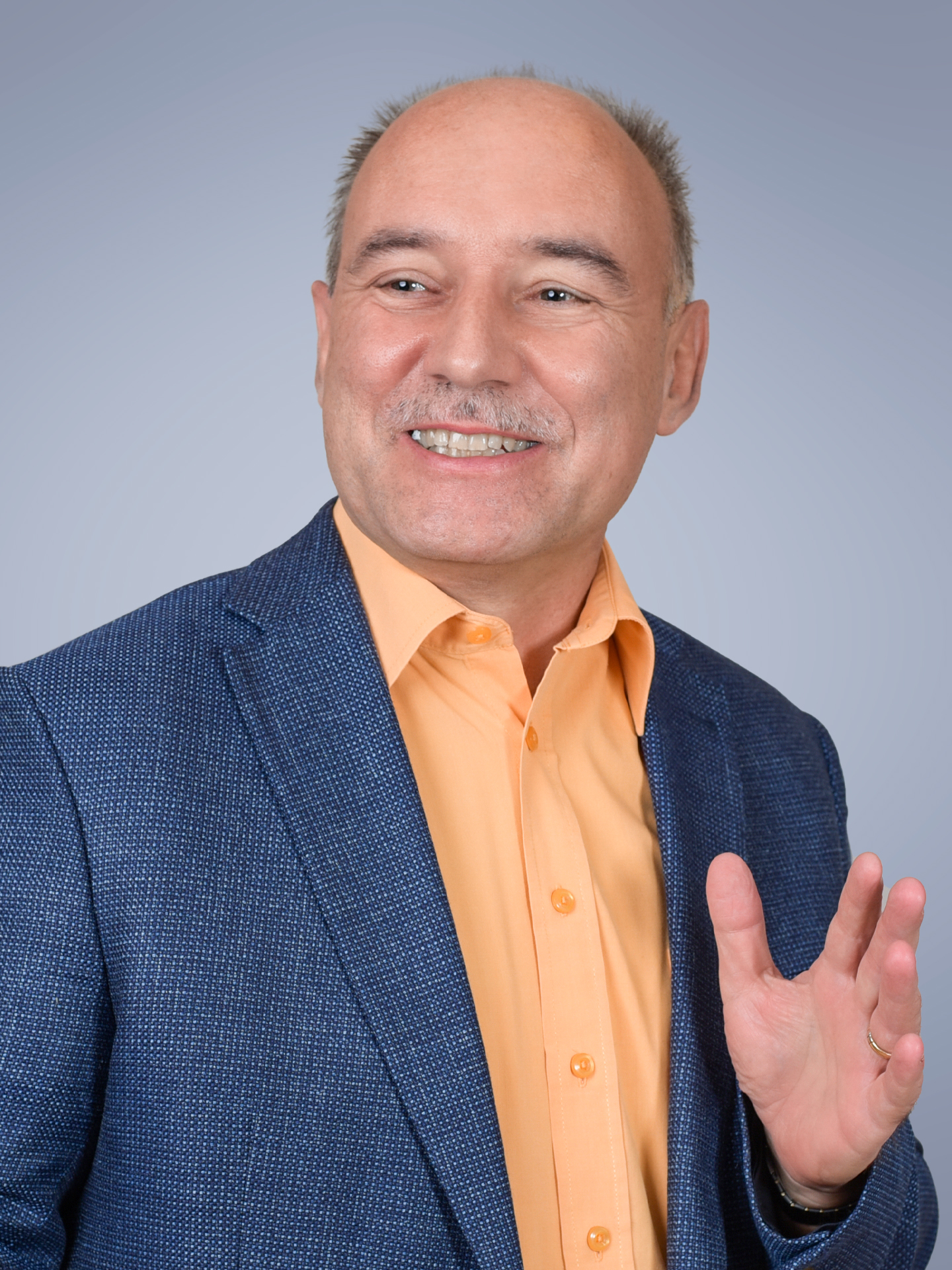 Heinz Ruffieux, Management Consultant, Projektmanagement, Programm Management, Projekt Beratung, Projektmanagement für KMU, KMU Digitalisierung, Elektromobilität